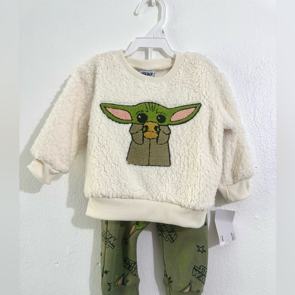 Baby Yoda Fleece Sweater and Pants Set Sz. 12 Months / For Boy or Girl. NWT